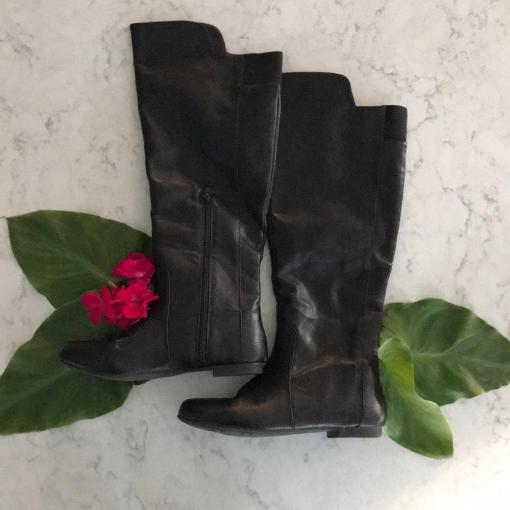 Black boots